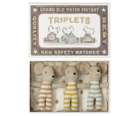 Drie Maileg baby  muisjes in een luciferdoosje met slaapzak