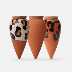 Trio mini Olla's Terracotta Luipaard van Pepin om planten water te geven